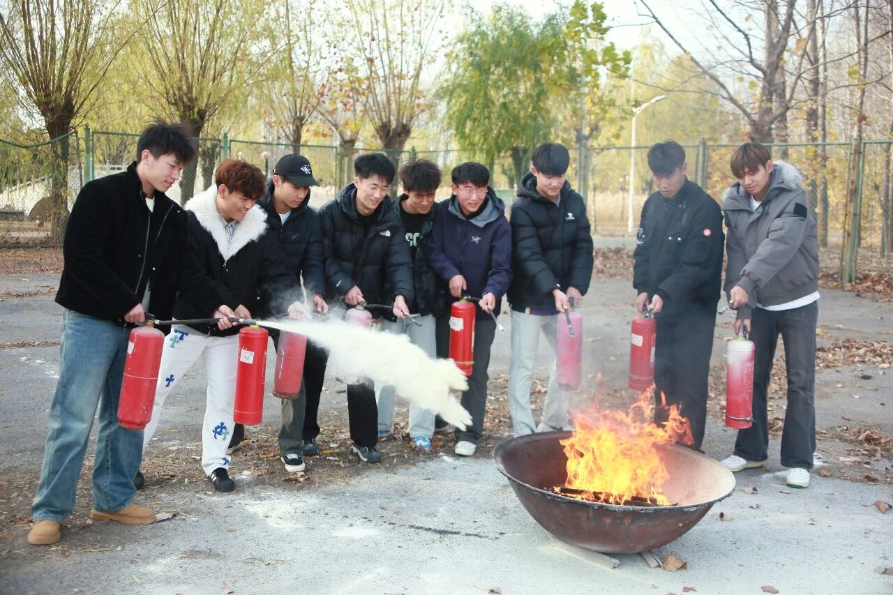 bat365在线中国登录入口开展校园安全系列活动